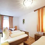 In Near Stablein Lift Apartamento