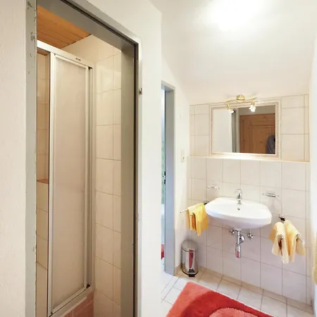 In Near Stablein Lift Apartment *