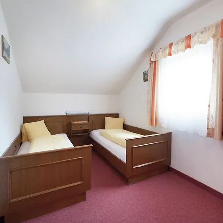 In Near Stablein Lift Lägenhet